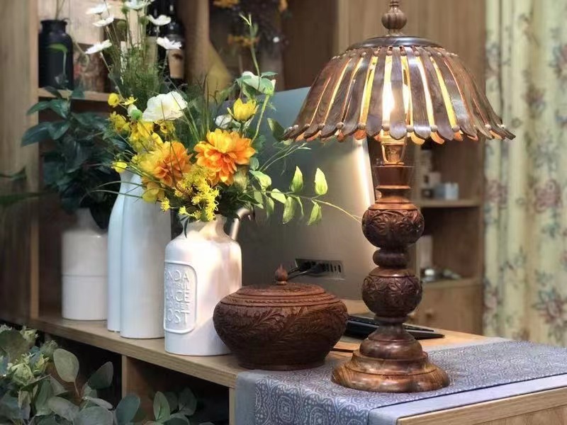 Customizable art table lamps (4)