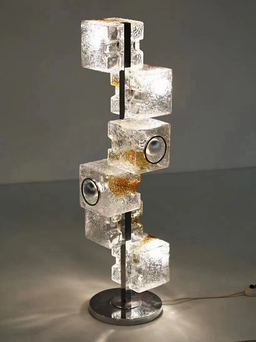 Customizable art table lamps (8)