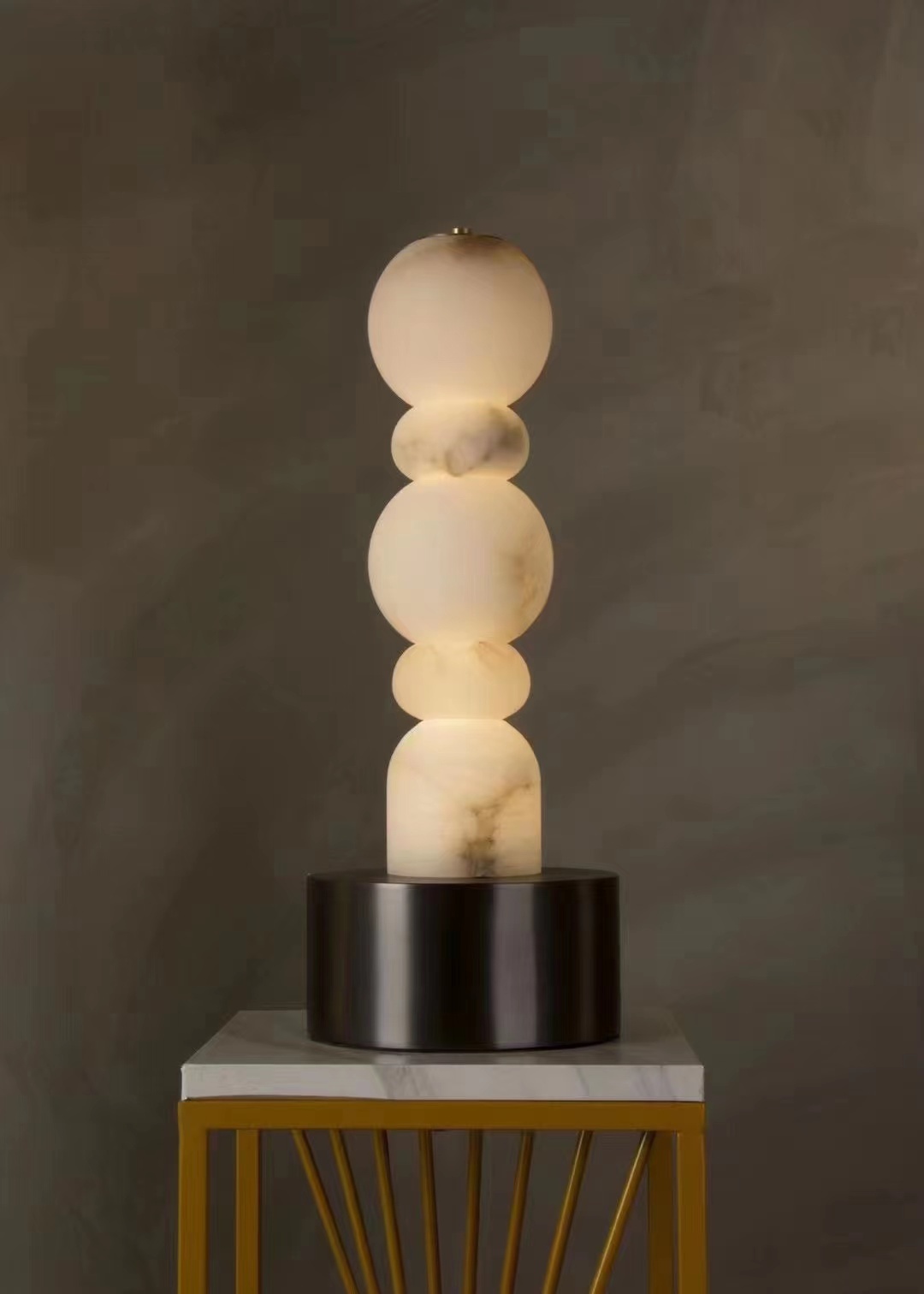 Customizable art table lamps (6)