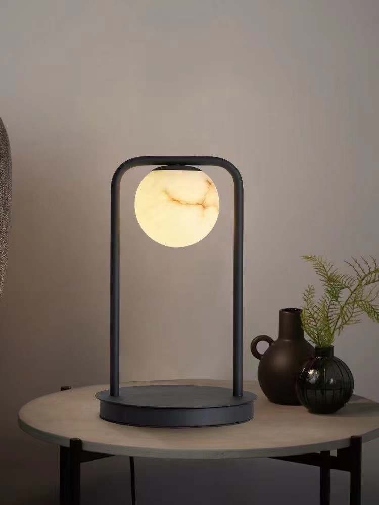 Customizable art table lamps (10)